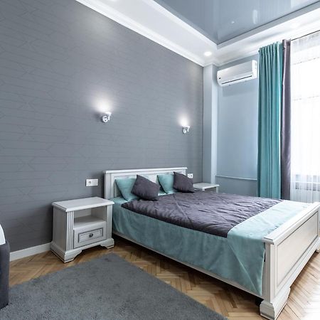Inshiapartments On Liberty Avenue Lviv Exteriör bild